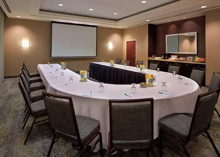 Courtyard By Marriott Kingston Highway 401