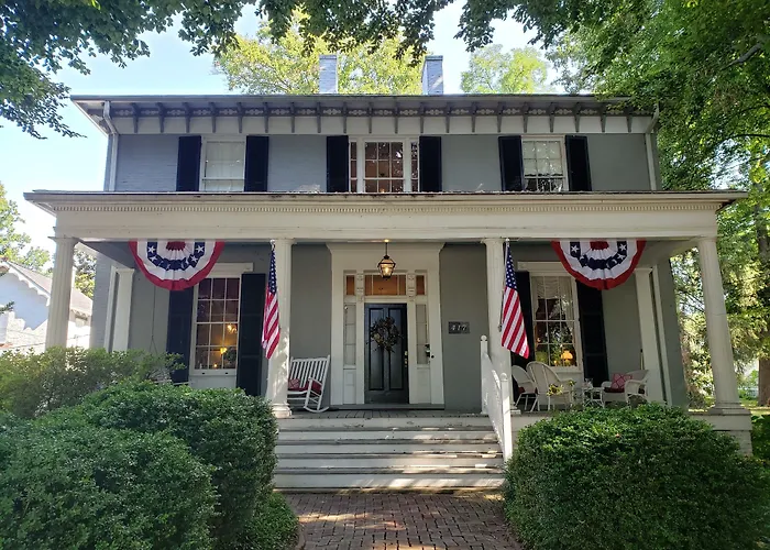 The Carriage Inn Bed And Breakfast Charles Town