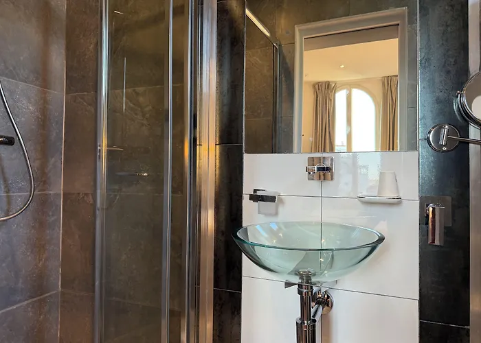 Ideal Sejour Cannes - Stylish Boutique Hotel with quiet garden