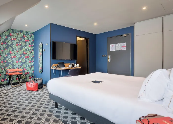 Brit Hotel Les Voyageurs