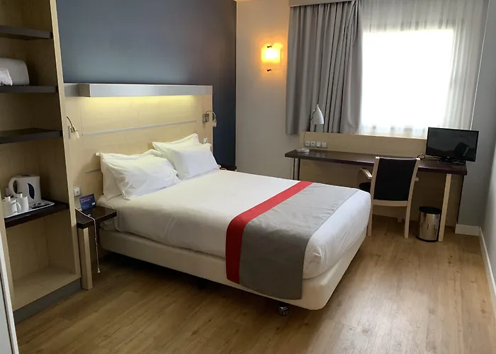 Holiday Inn Express Vitoria By Ihg