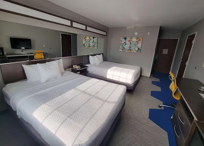 Microtel Inn & Suites By Wyndham Bluffs
