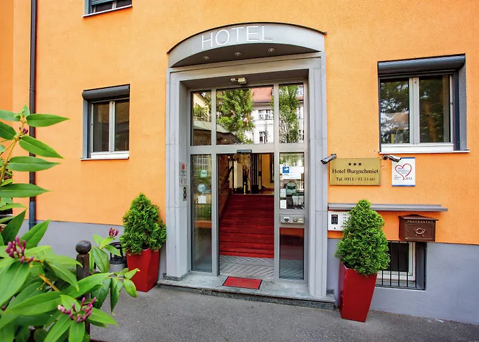 Tiptop Hotel Burgschmiet Garni
