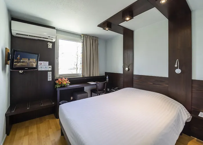 Logis Cottage Hotel