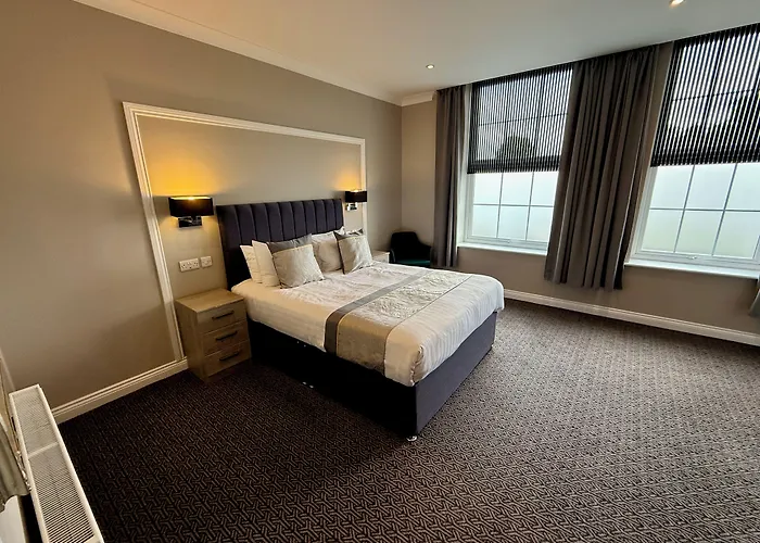 The Raven Hotel