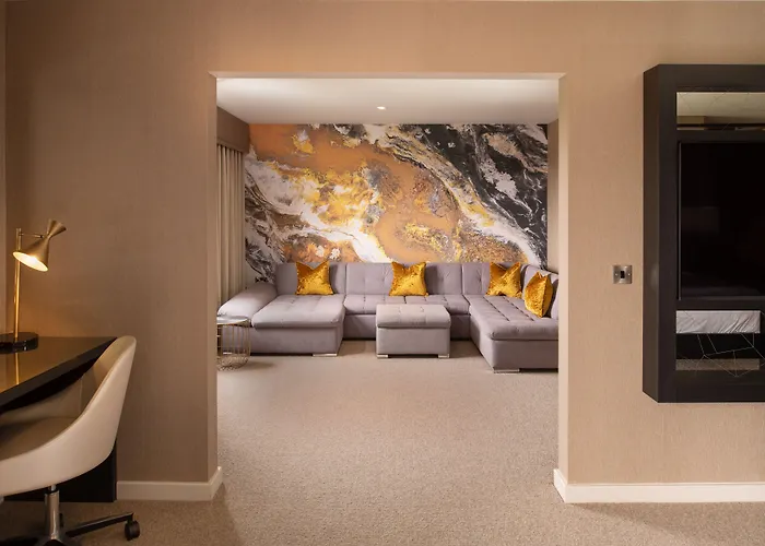 Radstone Hotel