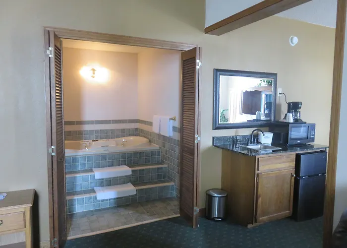 Baymont By Wyndham Fargo