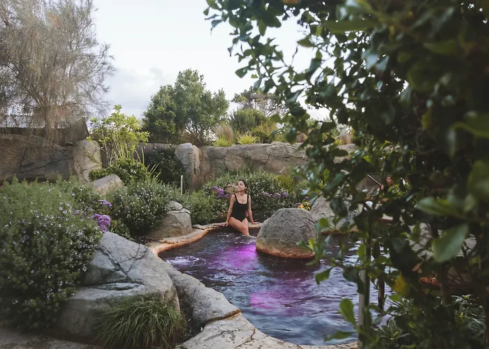 Deep Blue Hotel&Hot Springs