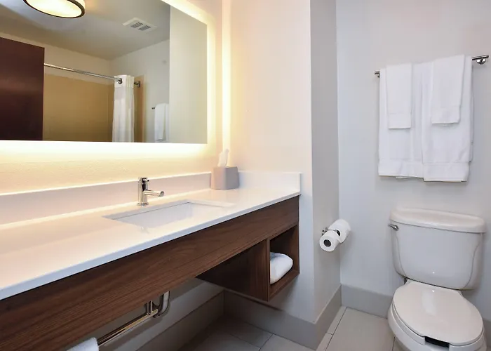 Holiday Inn Express Hotel & Suites Selma By Ihg
