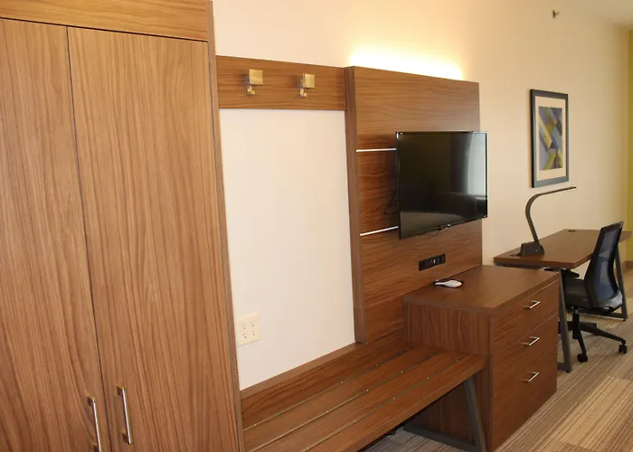 Holiday Inn Express Hotel & Suites Mansfield By Ihg