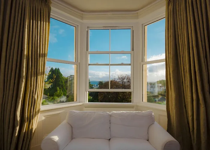 Crofton House Hotel