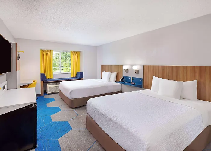 Microtel Inn & Suites Columbus North