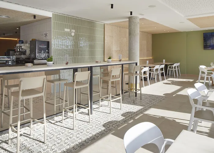 Hotel Logroño Avda de Madrid 25