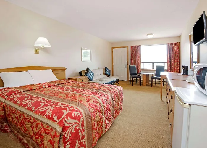 Knights Inn - Park Villa Motel, Midland