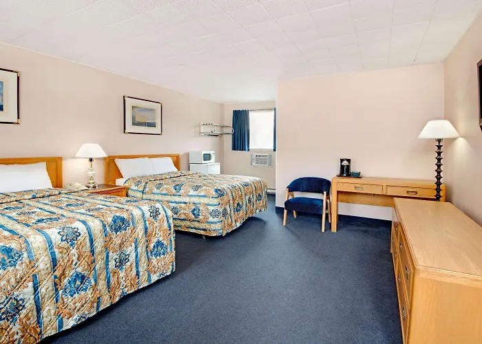 Knights Inn - Park Villa Motel, Midland