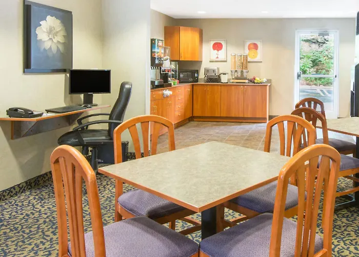 Microtel Inn & Suites By Wyndham Hazelton/Bruceton Mills