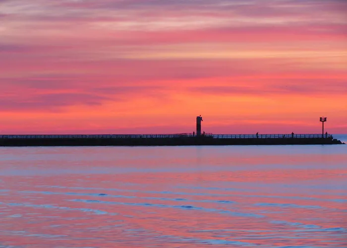 Lighthouse Inn - Two Rivers