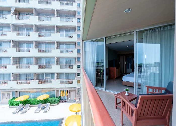 Long Beach Cha-Am Hotel