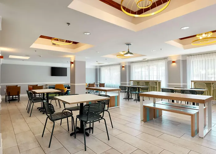 Spark By Hilton Savannah Airport