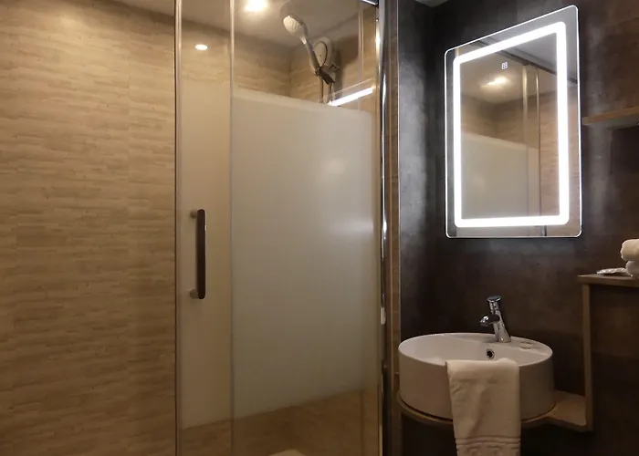 Contact Hotel Le Provencal Bordeaux Lac