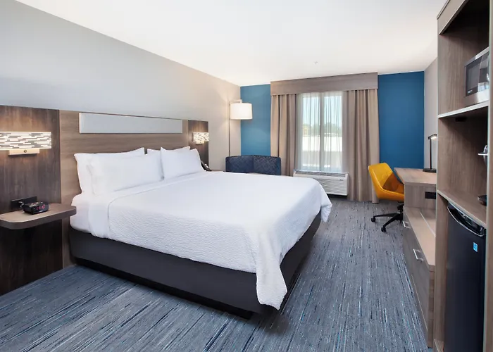 Holiday Inn Express Turlock By Ihg
