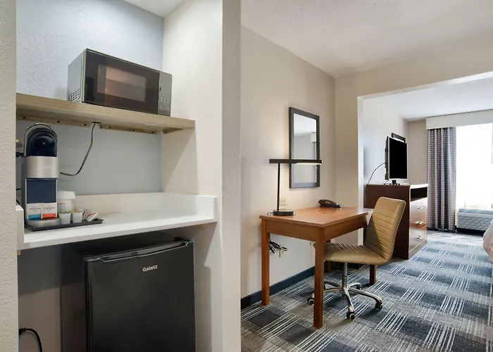 Holiday Inn Express & Suites - Mobile - I-65 By Ihg