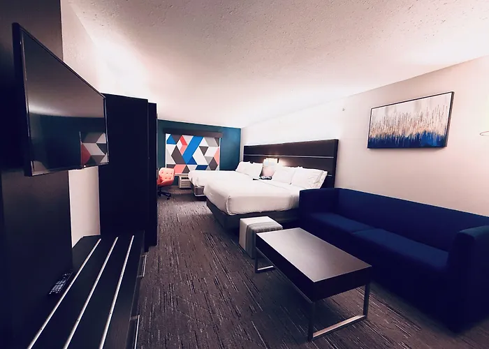 Holiday Inn Express Hotel & Suites Chester By Ihg