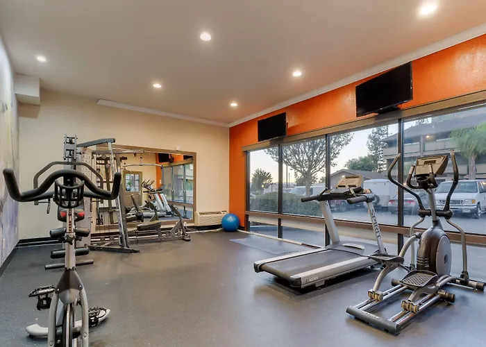 Best Western Plus Forest Park Inn