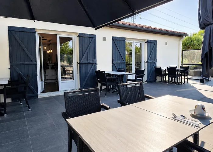 Brit Hotel Plaisance A9/A61