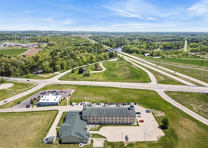 Boarders Inn & Suites By Cobblestone Hotels - Shawano