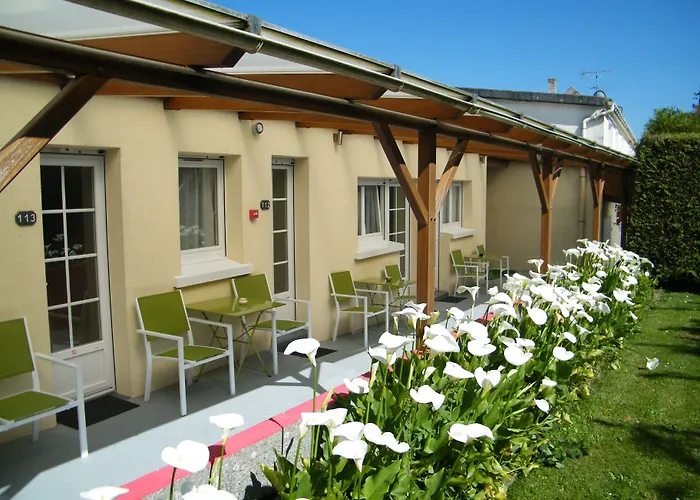 Logis Hotel La Rosiere----Situe Entre Bayeux Et Arromanches