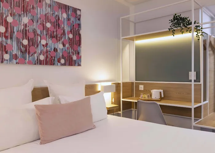Hotel Paris Louis Blanc