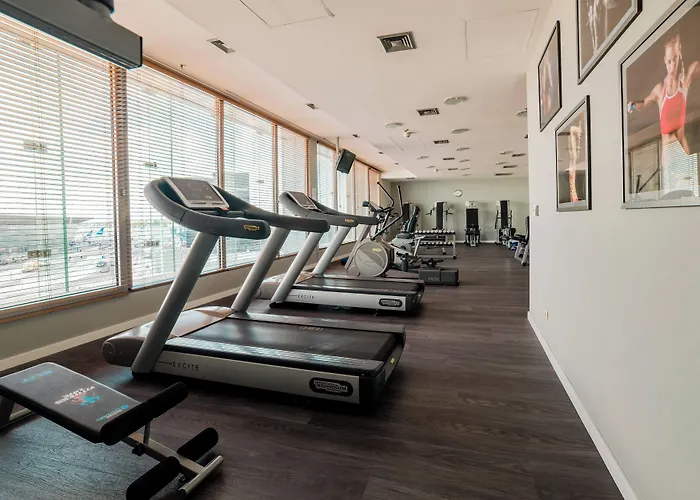 Courtyard By Marriott Warsaw Airport