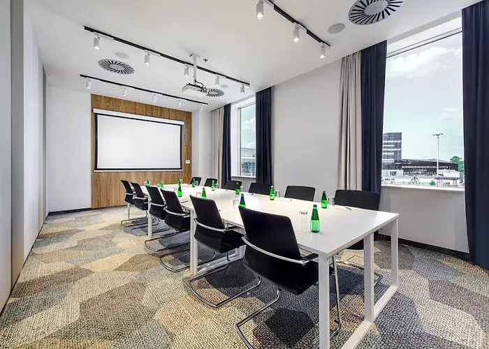 Courtyard By Marriott Warsaw Airport