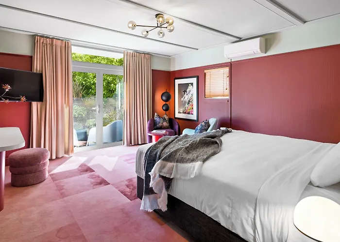 The Central Hotel Queenstown, A Naumi Chapter