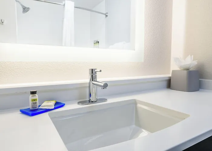 Holiday Inn Express Hotel And Suites Bastrop By Ihg