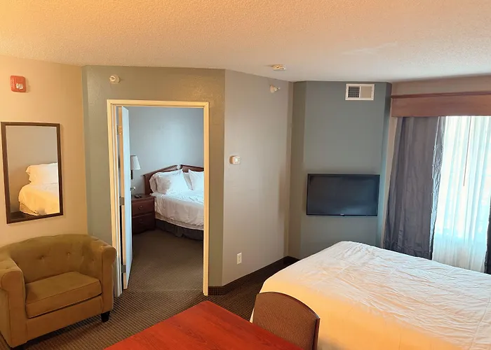 River Hills Hotel- Mankato