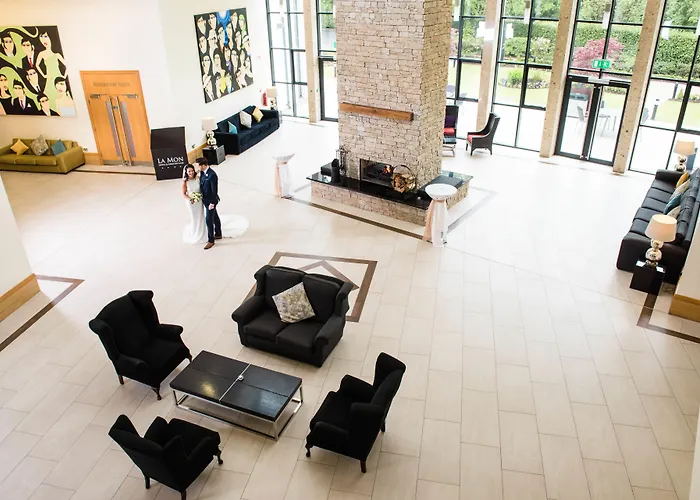 La Mon Hotel & Country Club