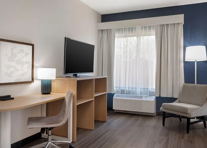 Spark By Hilton Wilmington