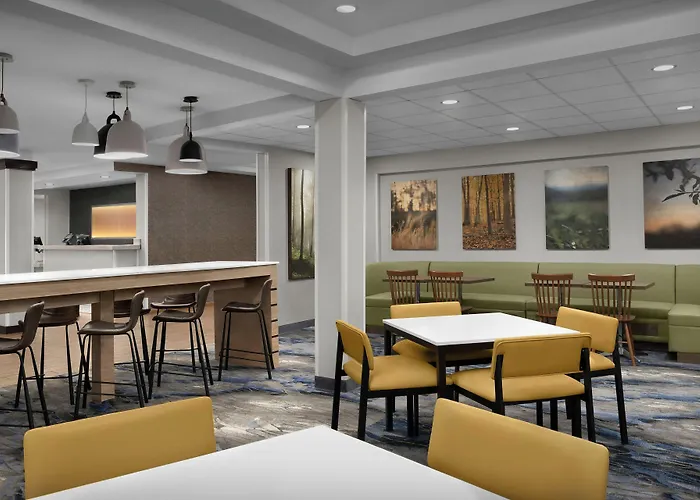 Fairfield Inn And Suites By Marriott Emporia I-95