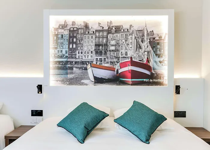 Brit Hotel Caen Nord - Mémorial