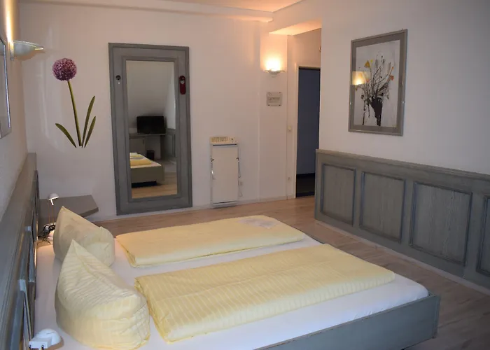Avenue Hotel