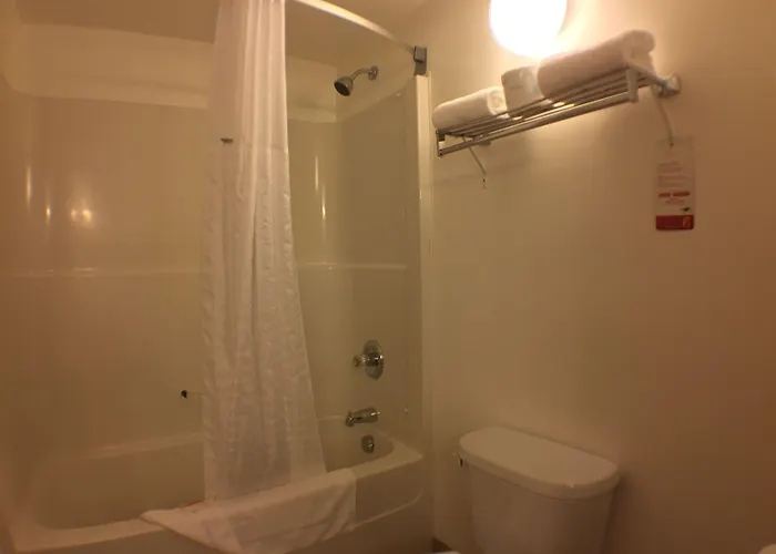 Super 8 By Wyndham Kenora