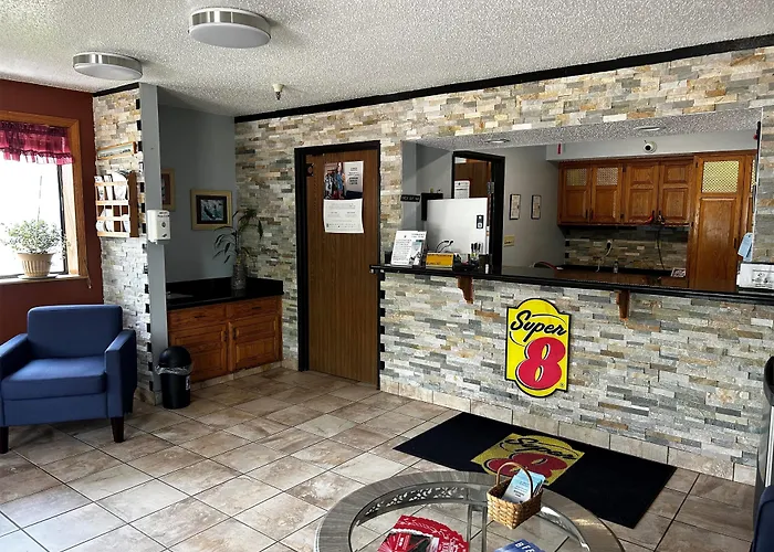 Super 8 By Wyndham Boone Motel
