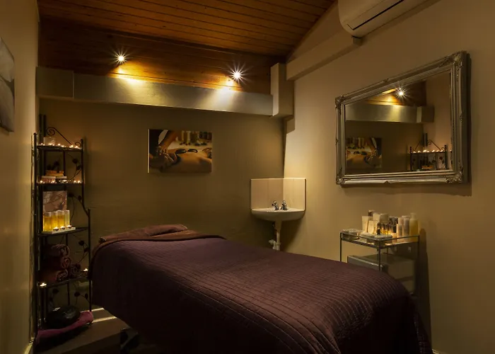 Bridgewood Manor Hotel & Spa