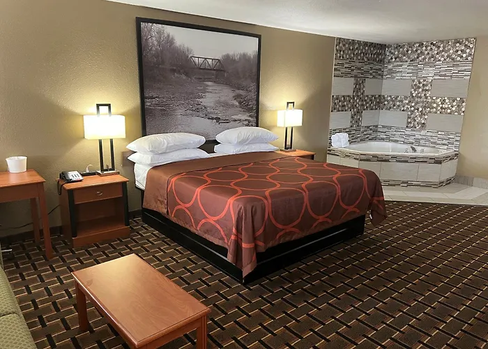 Super 8 By Wyndham Ottawa