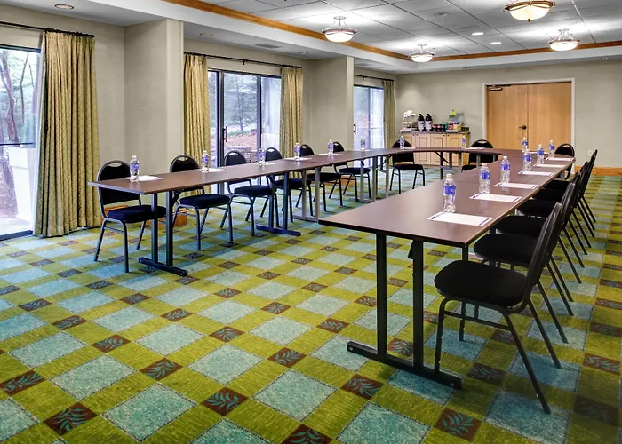 Holiday Inn Express Hotel & Suites Atlanta Buckhead By Ihg