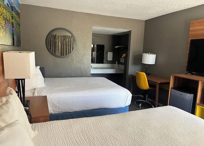 Days Inn & Suites By Wyndham Needles