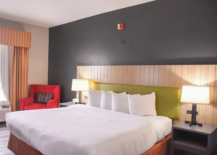 Country Inn & Suites By Radisson Bloomington-Normal West, Il