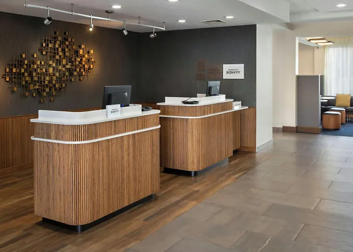Courtyard By Marriott New Haven Orange